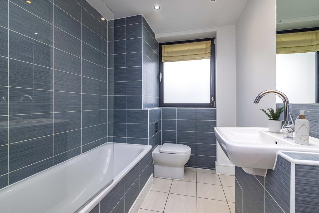 Main bathroom