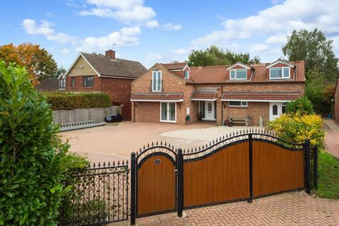 5 bedroom detached house for sale, Main Road, Hambleton