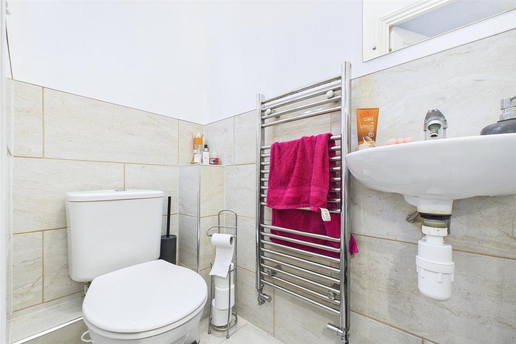 Downstairs WC.jpg