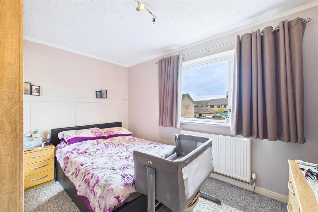 Bedroom 1.jpg