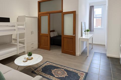 1 bedroom flat for sale, London SW2