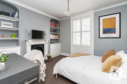 31 Albion Road, Gravesend, DA12 2SR