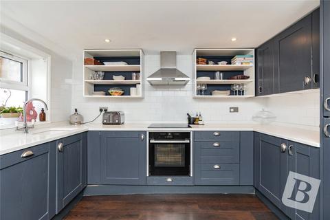 31 Albion Road, Gravesend, DA12 2SR