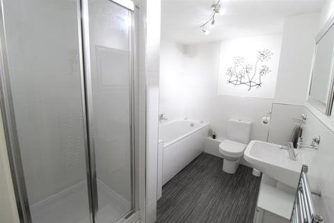 2 bedroom apartment to rent, Kinderlee Way, Chisworth, Glossop