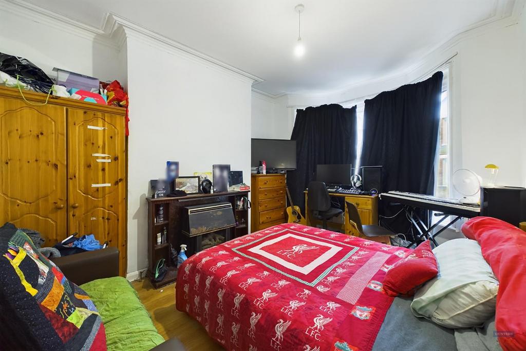 CAM01745 G0-PR0038-STILL001.jpg
