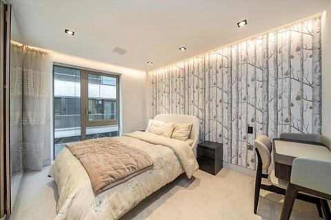 2 bedroom flat for sale, Still Walk, London SE1