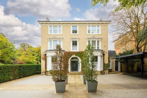 undefined, Cambridge Park, Twickenham TW1