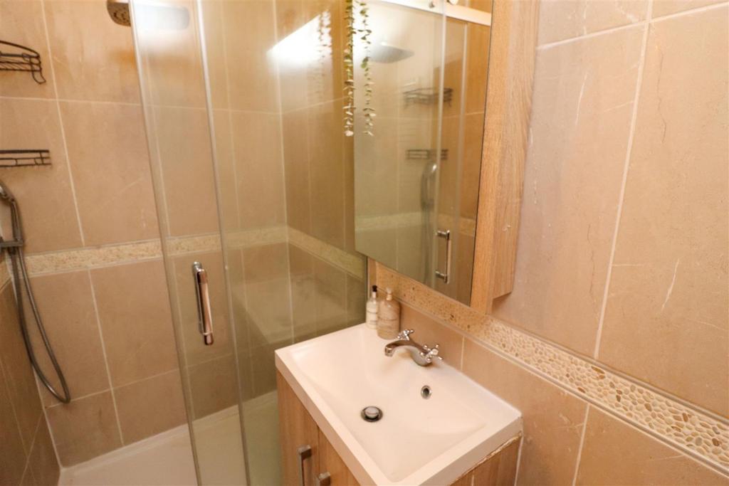 En Suite 1