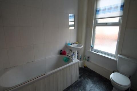 2 bedroom house to rent, Harold Street, Leeds LS6