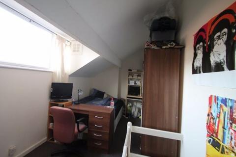 2 bedroom house to rent, Harold Street, Leeds LS6