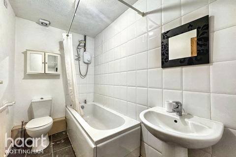 28 Ferngill Close, Nottingham, NG2 1LB