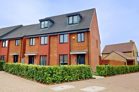 3 bedroom semi-detached house for sale - Heritage Road, Bridgefield, Ashford, Kent, TN25