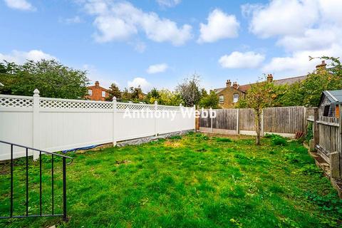 2 bedroom flat for sale, Kelvin Avenue, Palmers Green, N13