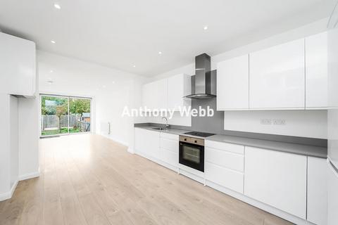 2 bedroom flat for sale, Kelvin Avenue, Palmers Green, N13