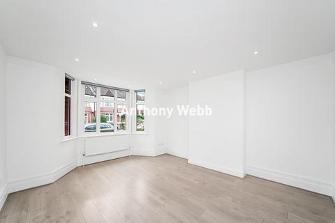 2 bedroom flat for sale, Kelvin Avenue, Palmers Green, N13