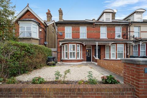 4 bedroom end of terrace house for sale, Old Road West, Gravesend DA11