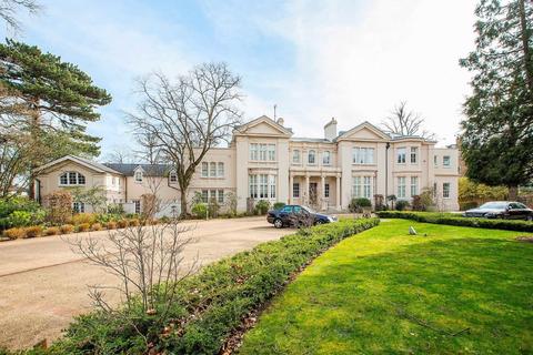 Wimbledon Park Side, Wimbledon