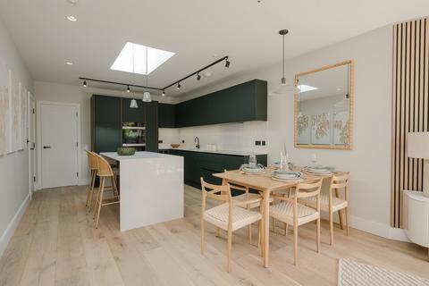 2 bedroom apartment for sale, London SW14
