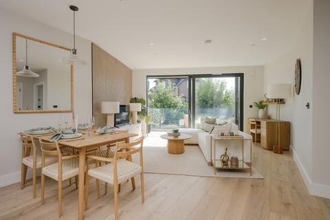 2 bedroom apartment for sale, London SW14