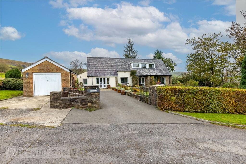 Detached Garage