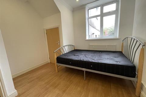 4 bedroom apartment to rent, Cathays Terrace, Cardiff