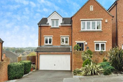 4 bedroom detached house for sale, Bream Avenue, Cleckheaton, BD19