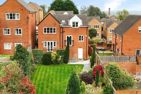 4 bedroom detached house for sale, Bream Avenue, Cleckheaton, BD19