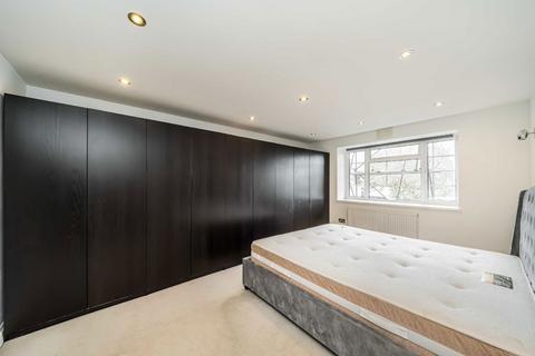 3 bedroom flat for sale, Mulberry Close, London NW4