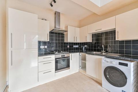 3 bedroom flat for sale, Courthill Road, Lewisham, London, SE13