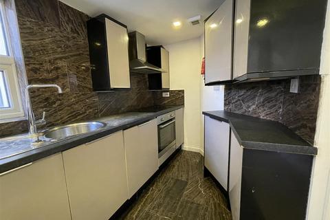 4 bedroom apartment to rent, Letty Street, Cardiff