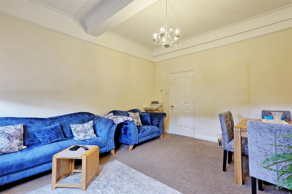IMG 9315 6 7 easy HDR-interior3.jpg