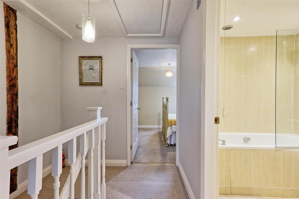IMG 9333 4 5 easy HDR-interior3.jpg