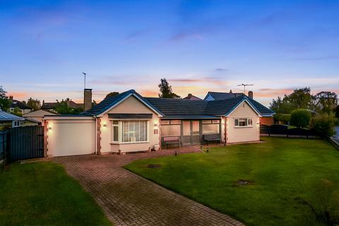 3 bedroom detached bungalow for sale, Applecroft Road, Selby
