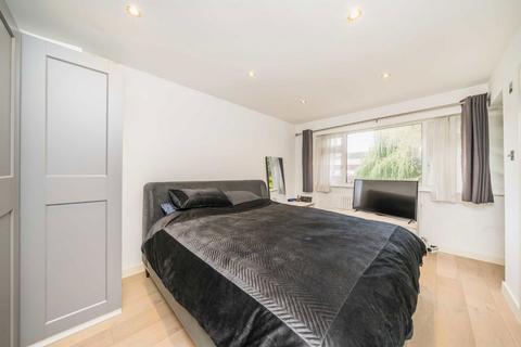21 Willow Bank, Richmond, TW10 7QY