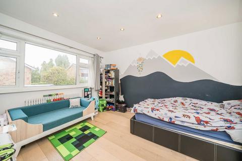 21 Willow Bank, Richmond, TW10 7QY