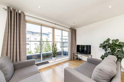 2 bedroom flat for sale, Houghton Square, London SW9