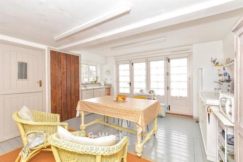 3 bedroom semi-detached house for sale, Tarrant Street, Arundel BN18