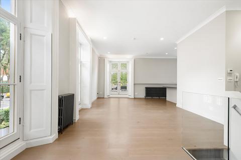 3 bedroom flat to rent, Addison Road, London, W14