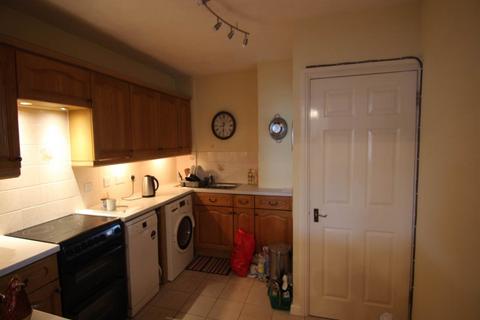 2 bedroom flat to rent, Carlton mansions, Carlton St, Weston-super-Mare