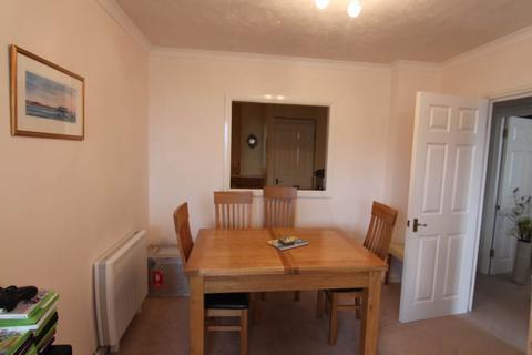 2 bedroom flat to rent, Carlton mansions, Carlton St, Weston-super-Mare