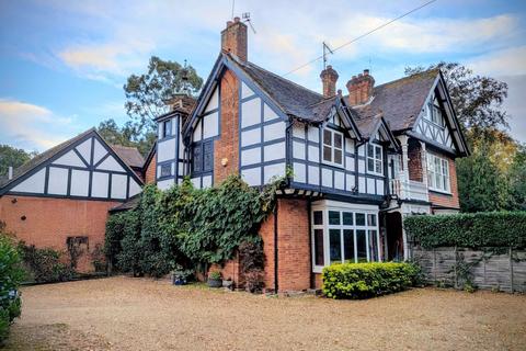 undefined, Woburn Hill, Addlestone, Surrey, KT15