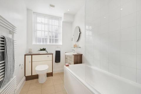 2 bedroom apartment to rent, Hyde Park Gardens, London W2