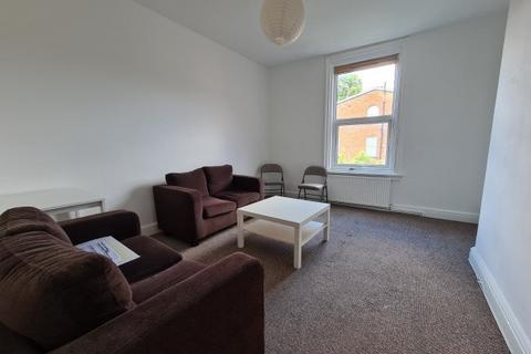 2 bedroom flat to rent, Kensington Terrace, Leeds LS6