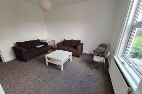 2 bedroom flat to rent, Kensington Terrace, Leeds LS6