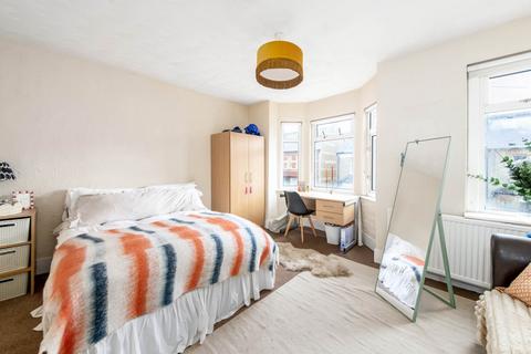 5 bedroom semi-detached house to rent, Bartlemas Road, East Oxford
