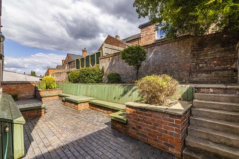 2 bedroom flat to rent, Douglas Road, Nottingham NG7