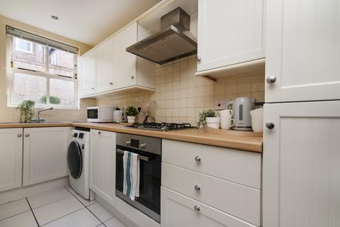 2 bedroom flat to rent, Douglas Road, Nottingham NG7