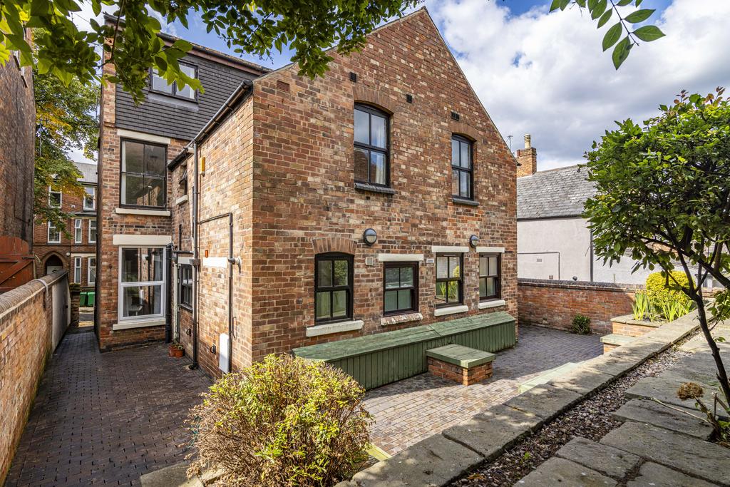 10-12 Douglas Road-15