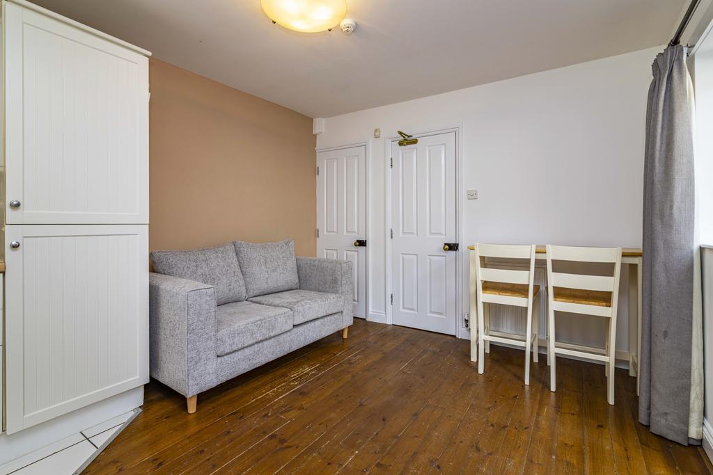 10-12 Douglas Road-10