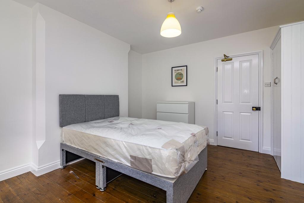 10-12 Douglas Road-3